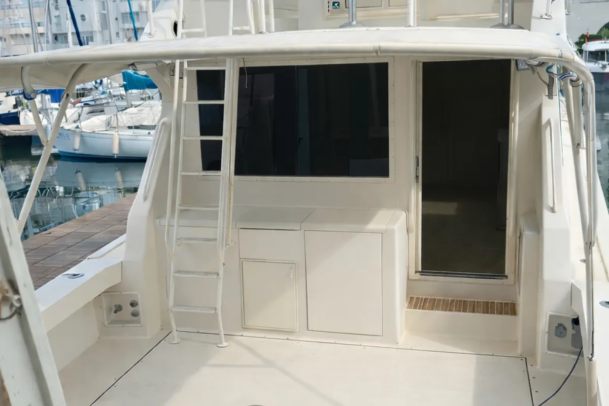 Viking Yachts 50 Convertible 3
