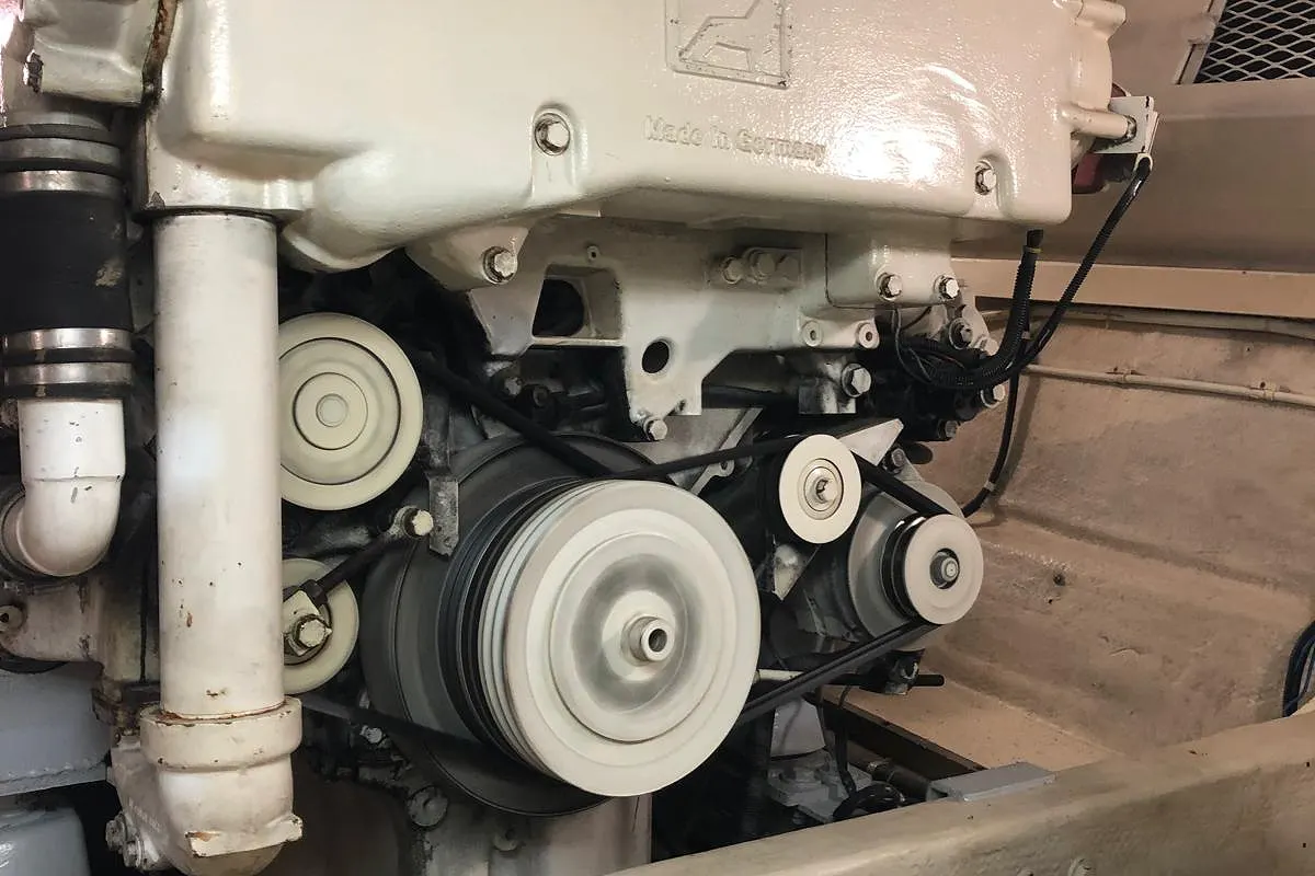 Viking Yachts 50 Convertible 47