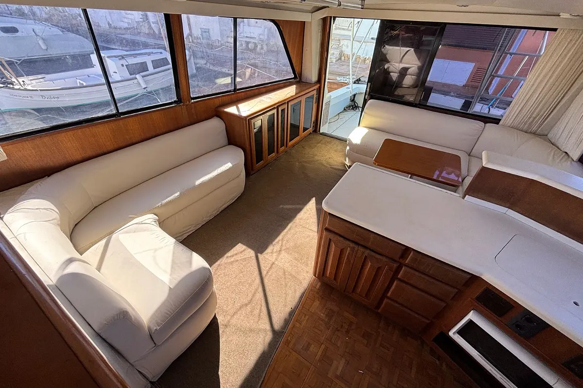 Viking Yachts 50 Convertible 19