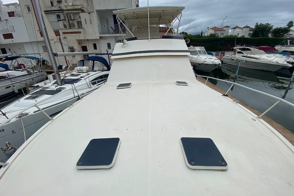 Viking Yachts 50 Convertible 10