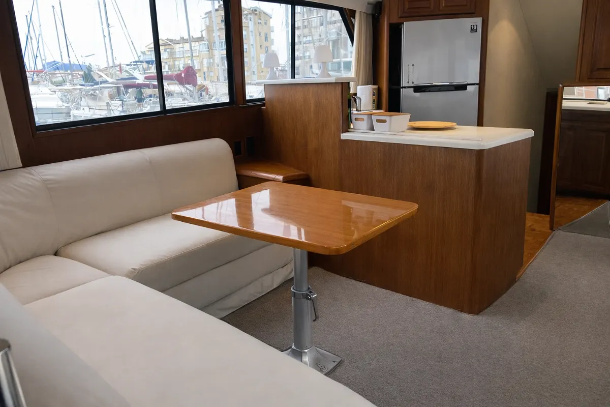 Viking Yachts 50 Convertible 17