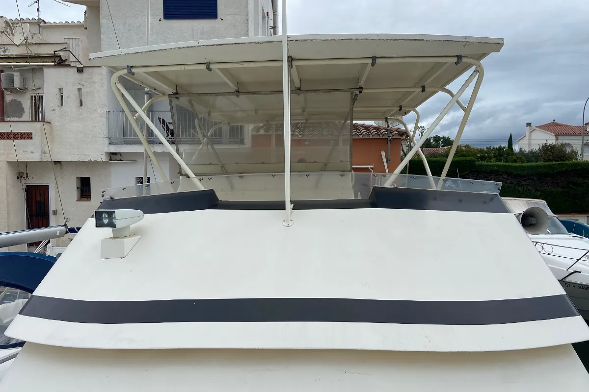 Viking Yachts 50 Convertible 11