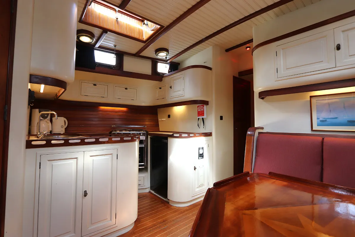 Lunstroo Schooner 90