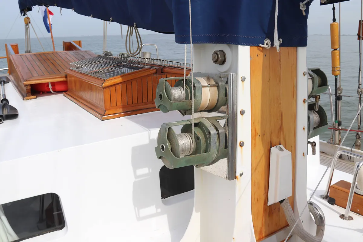 Lunstroo Schooner 61