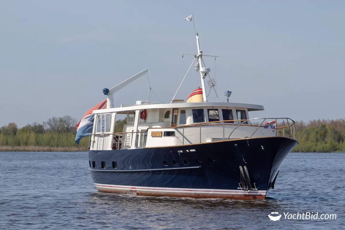 Feadship Canoe Stern ''Haddock'' 3