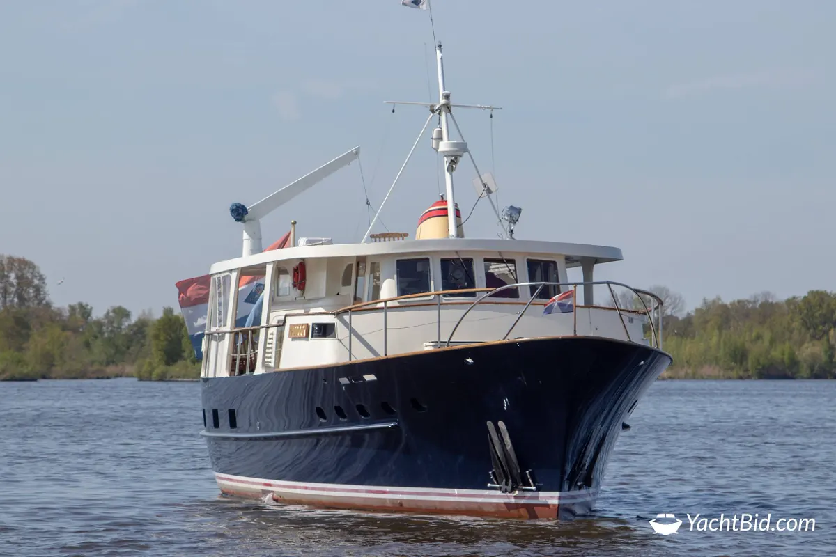 Feadship Canoe Stern ''Haddock'' 7