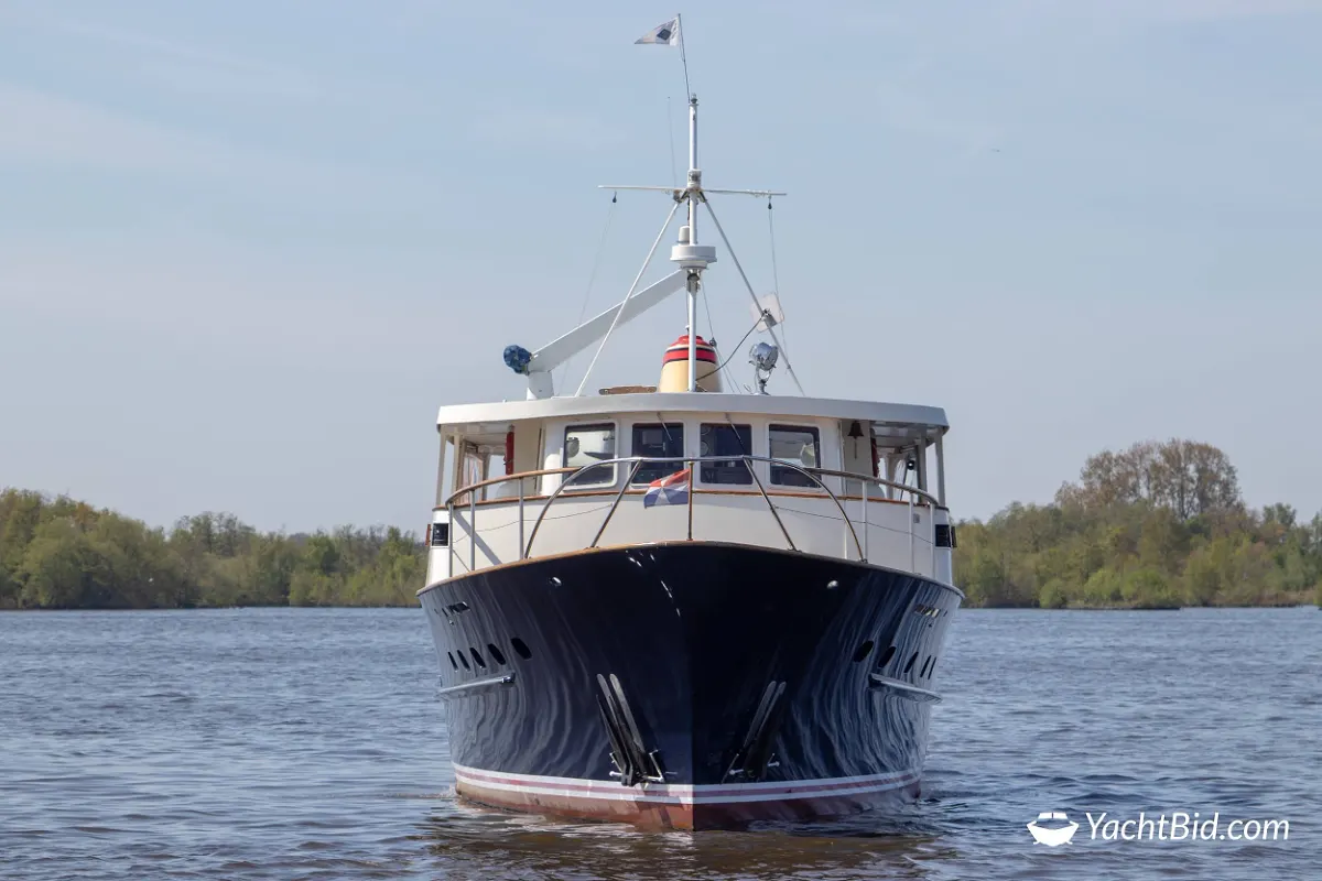 Feadship Canoe Stern ''Haddock'' 8
