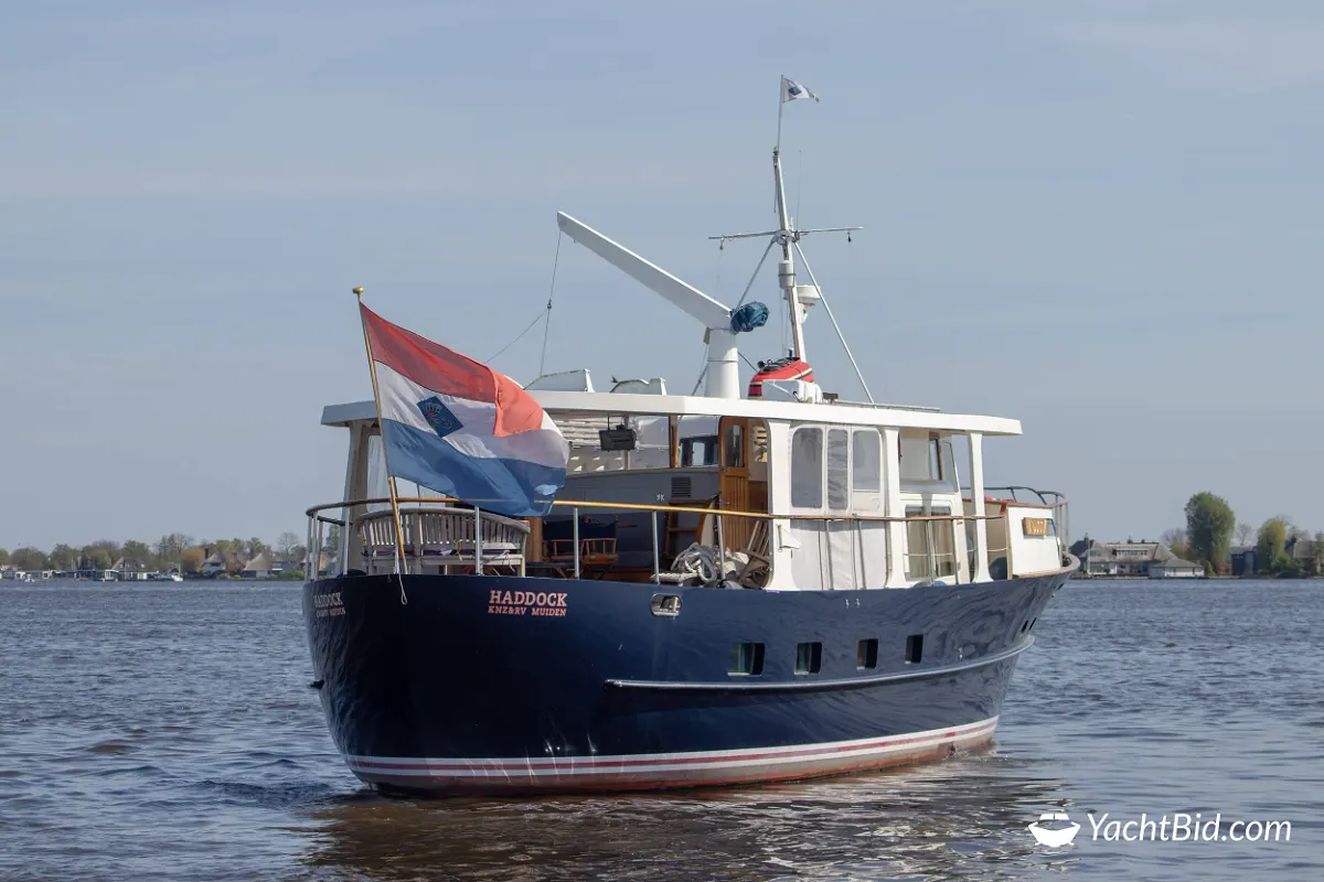 Feadship Canoe Stern ''Haddock'' 10