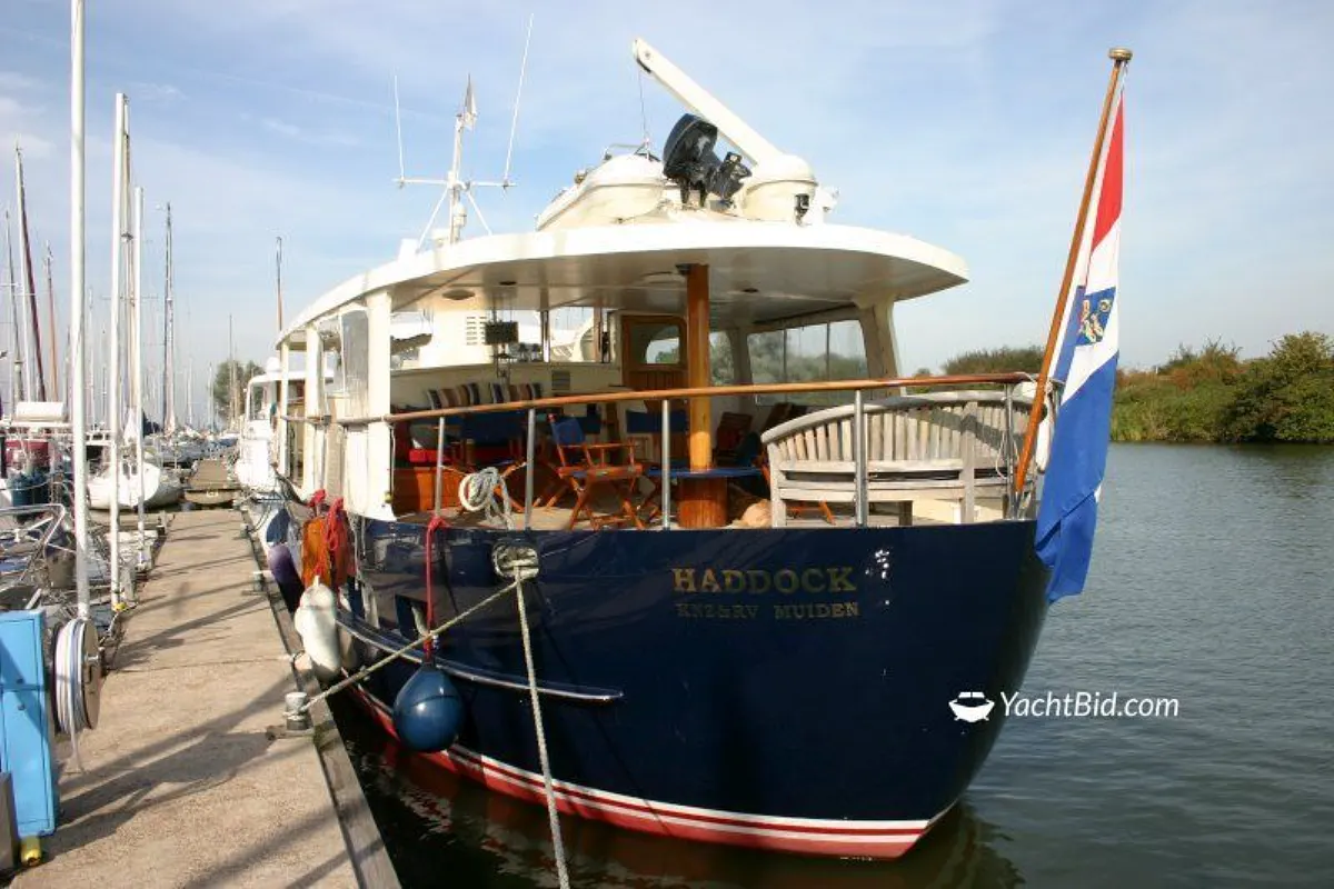 Feadship Canoe Stern ''Haddock'' 16