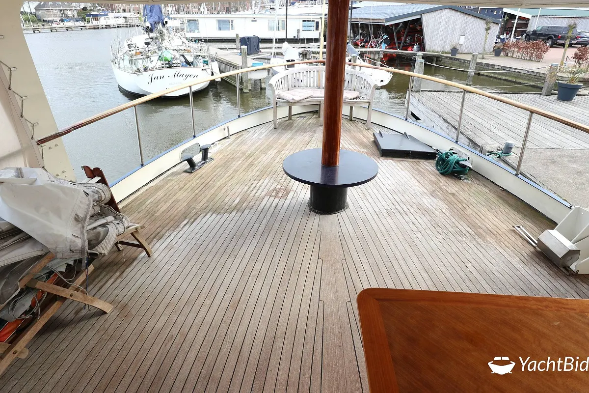Feadship Canoe Stern ''Haddock'' 24