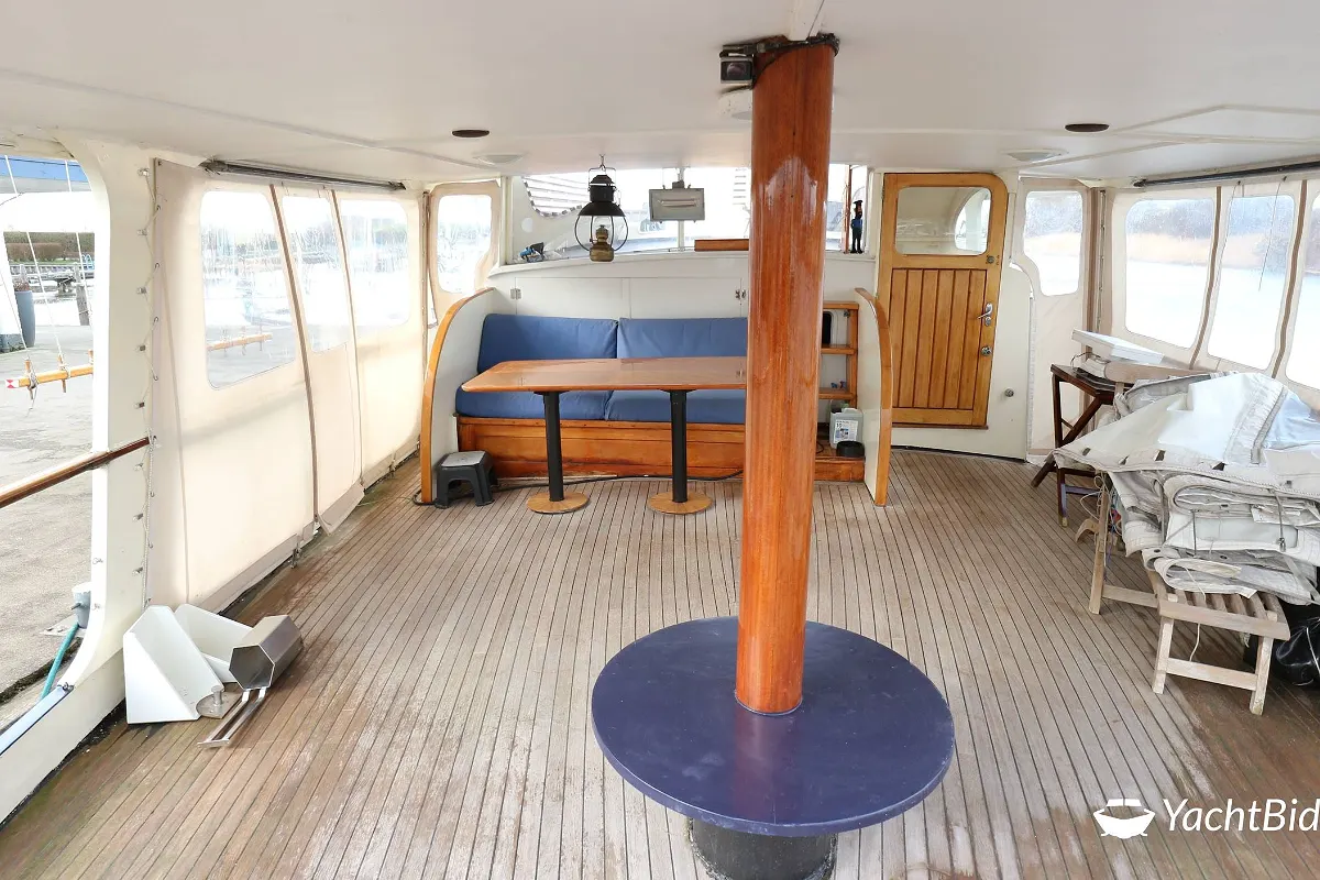 Feadship Canoe Stern ''Haddock'' 26