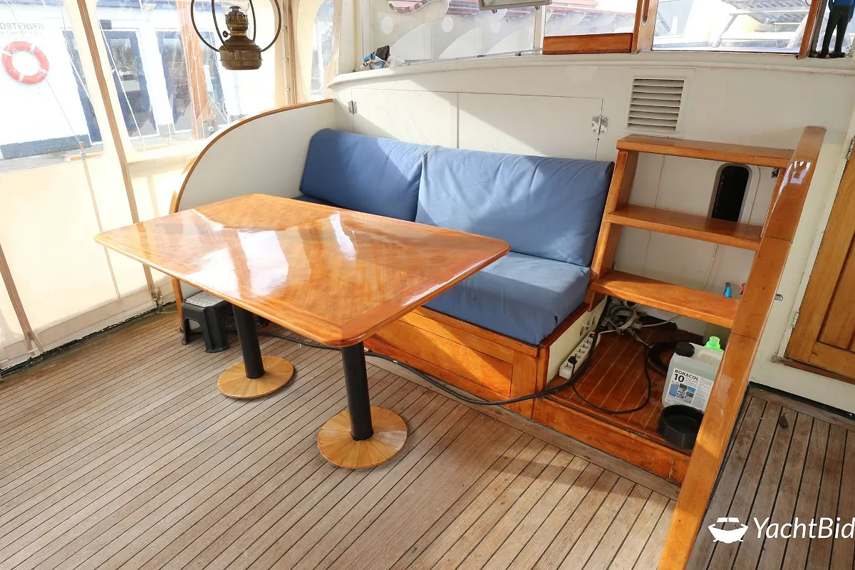 Feadship Canoe Stern ''Haddock'' 27