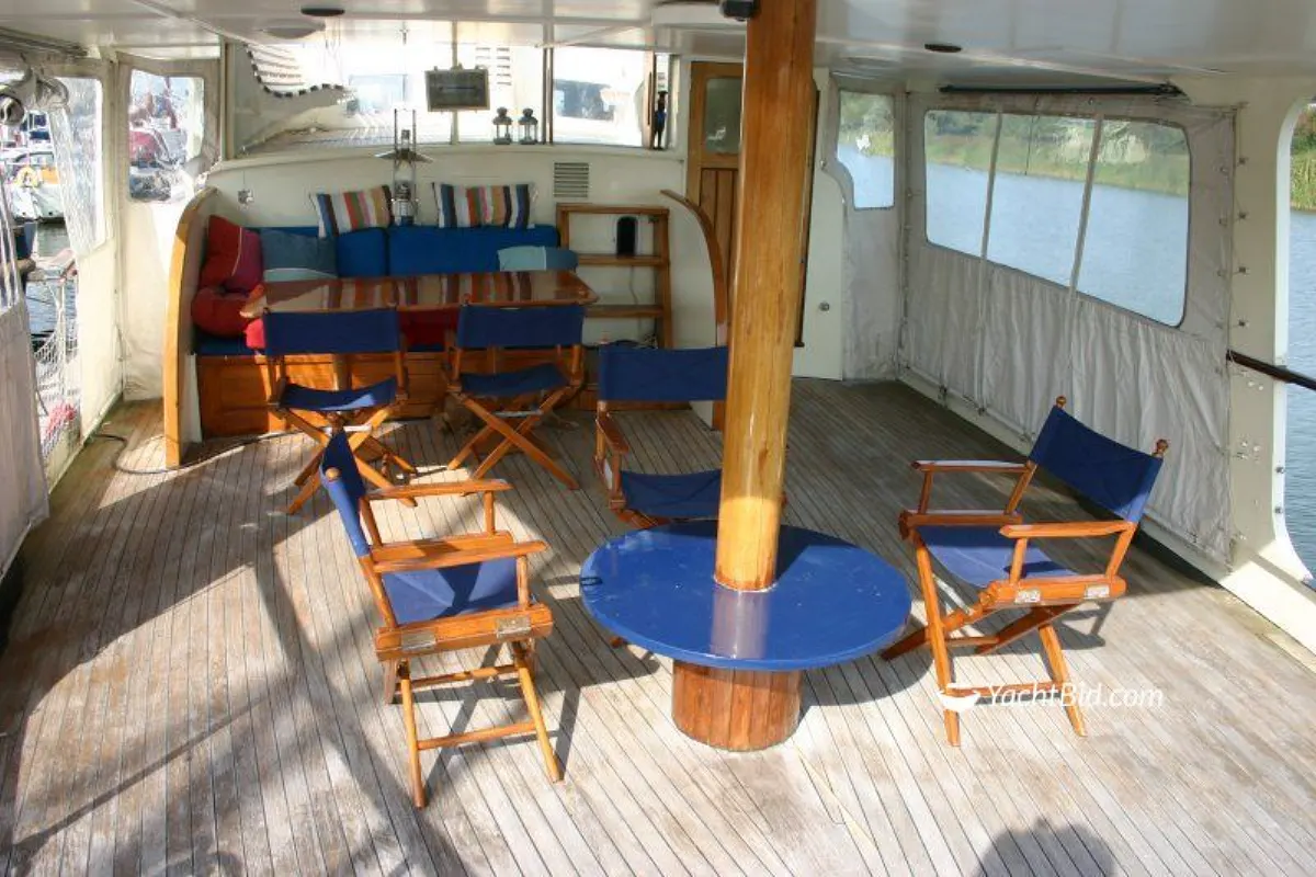 Feadship Canoe Stern ''Haddock'' 29