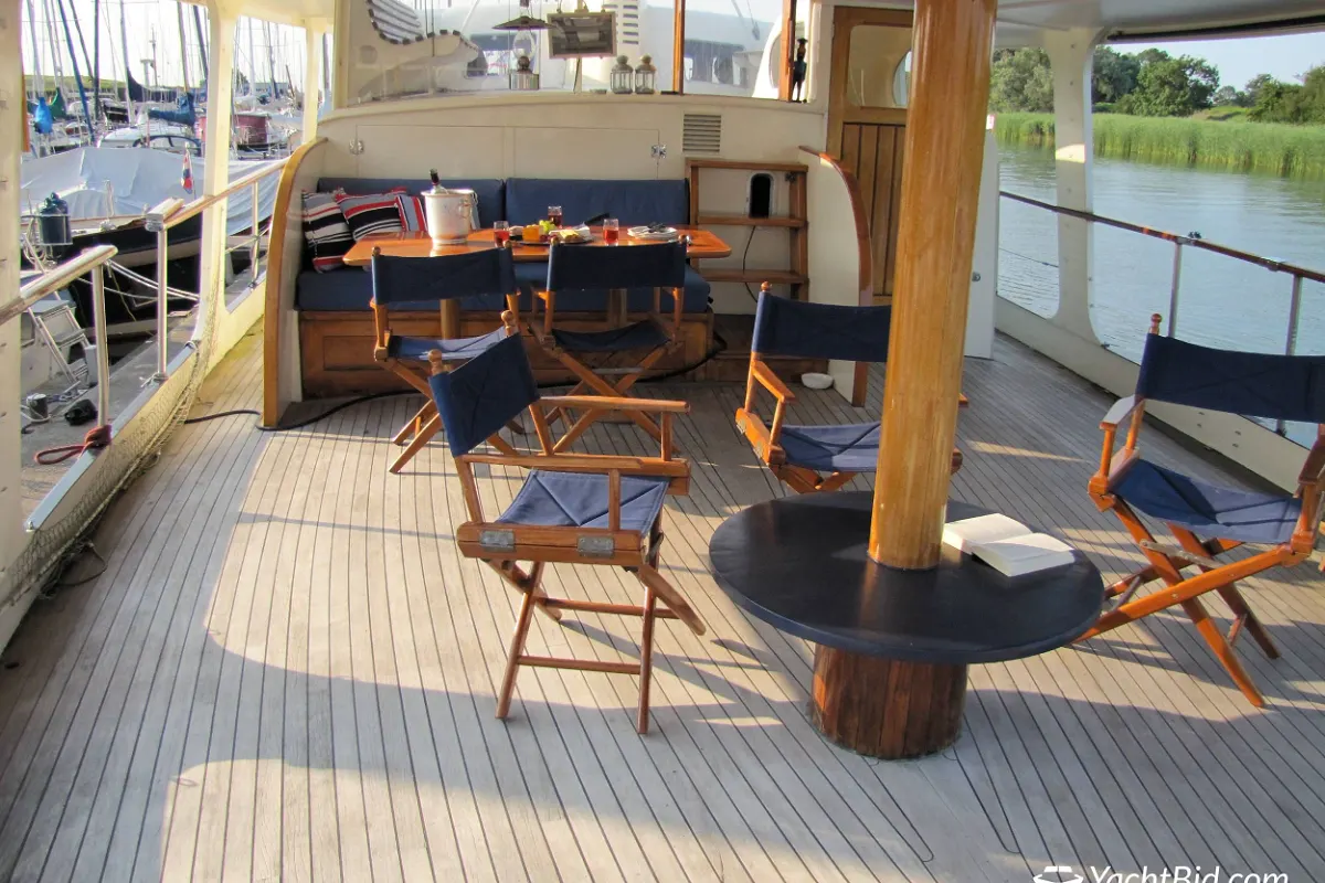 Feadship Canoe Stern ''Haddock'' 30