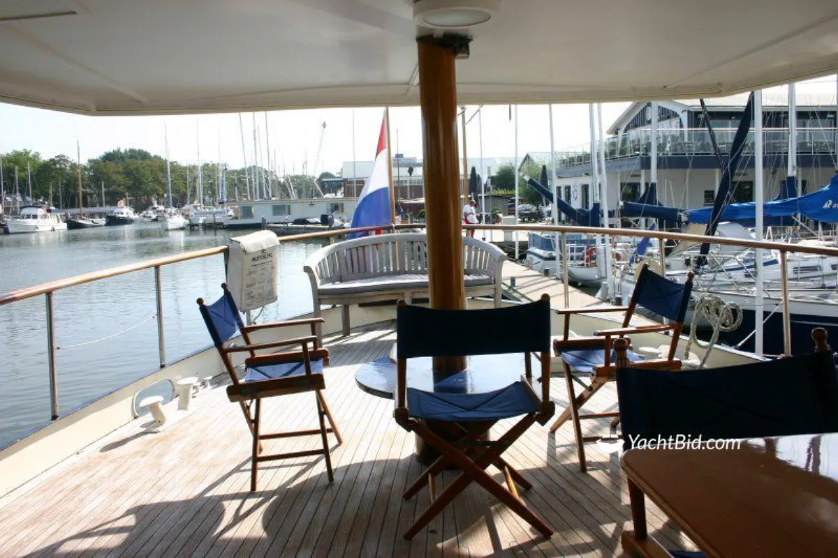 Feadship Canoe Stern ''Haddock'' 31
