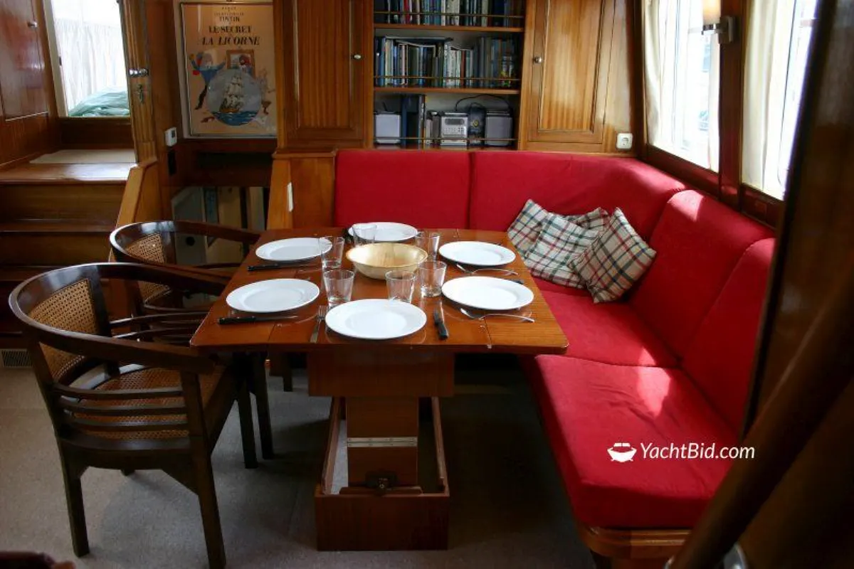 Feadship Canoe Stern ''Haddock'' 38