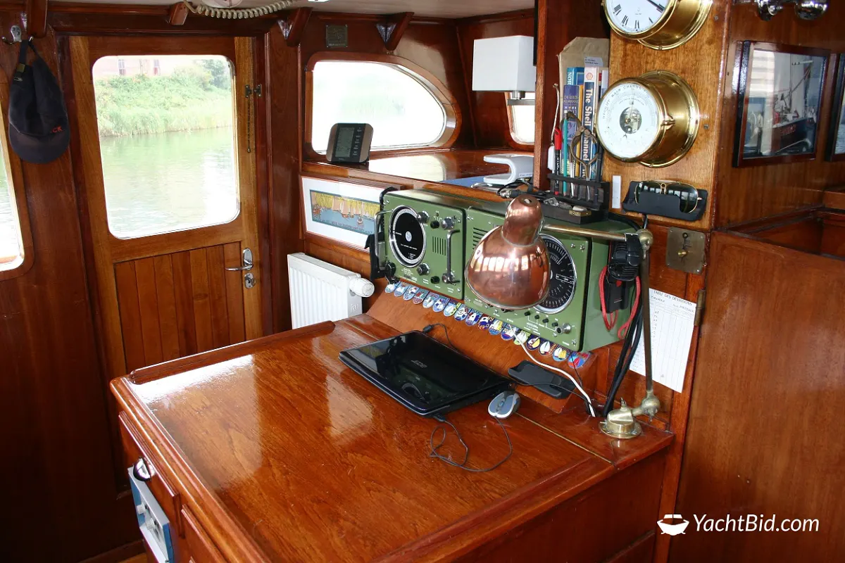 Feadship Canoe Stern ''Haddock'' 47