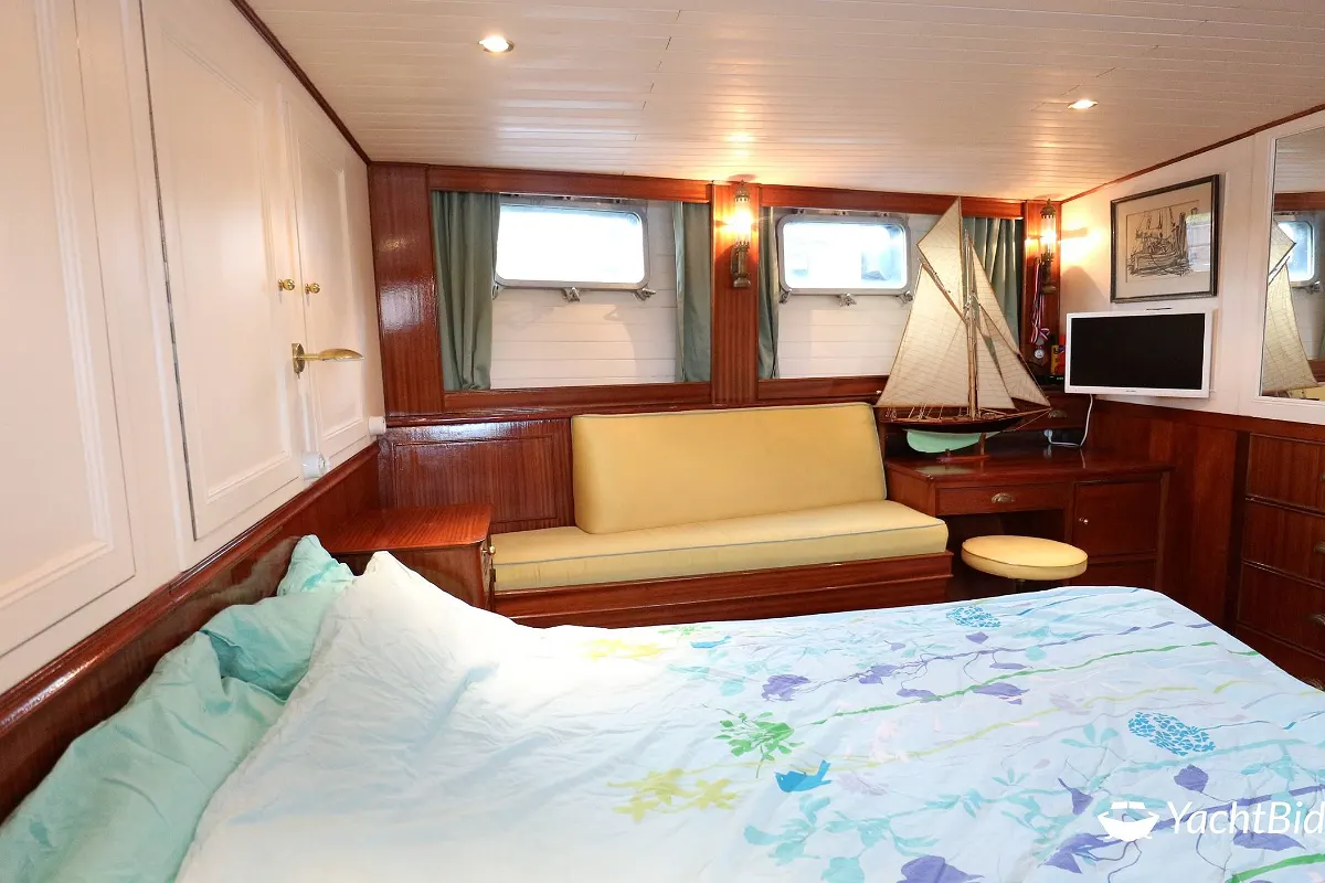 Feadship Canoe Stern ''Haddock'' 58