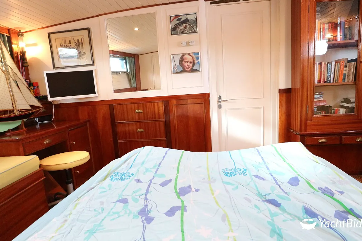 Feadship Canoe Stern ''Haddock'' 59
