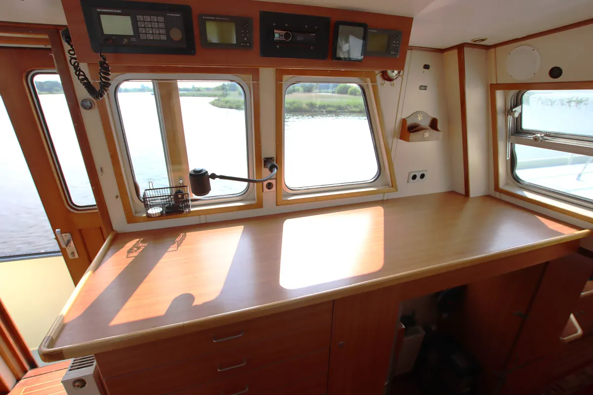 Bekebrede 1800 Explorer Trawler 33