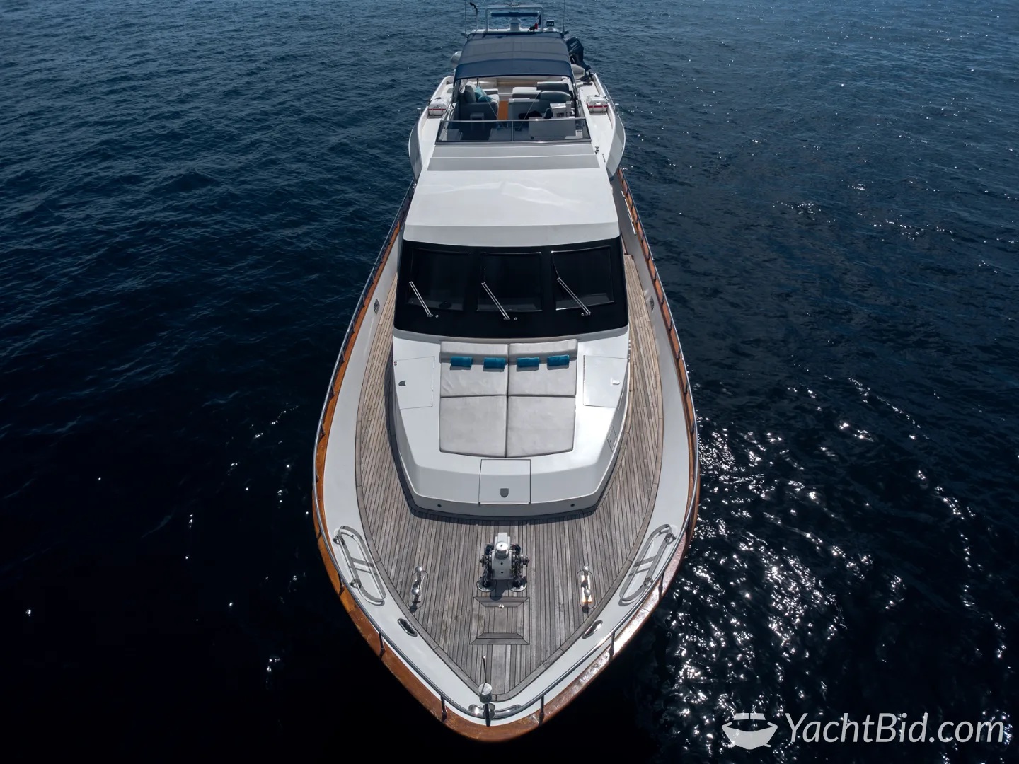 Falcon 82 motorjacht – foto 3 – kavel bij YachtBid, IGY Vieux-Port de Cannes