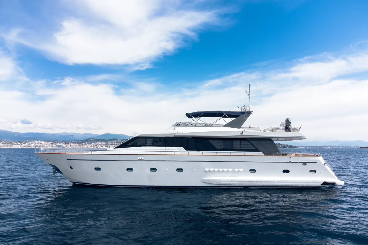 Falcon 82 10