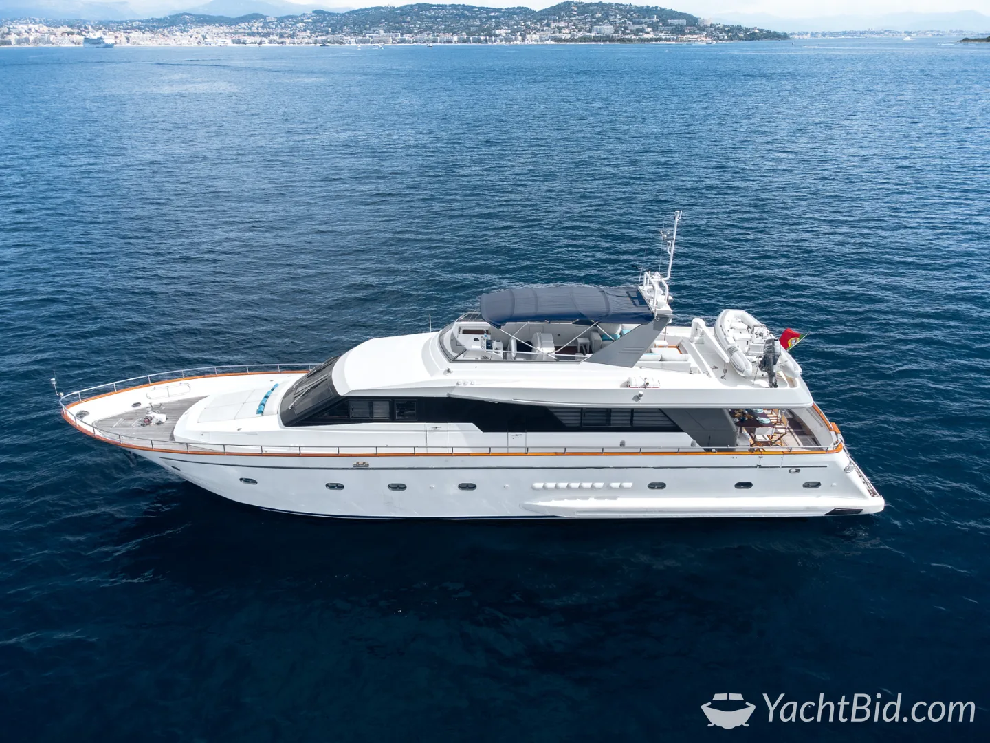 Falcon 82 motorjacht – foto 18 – kavel bij YachtBid, IGY Vieux-Port de Cannes