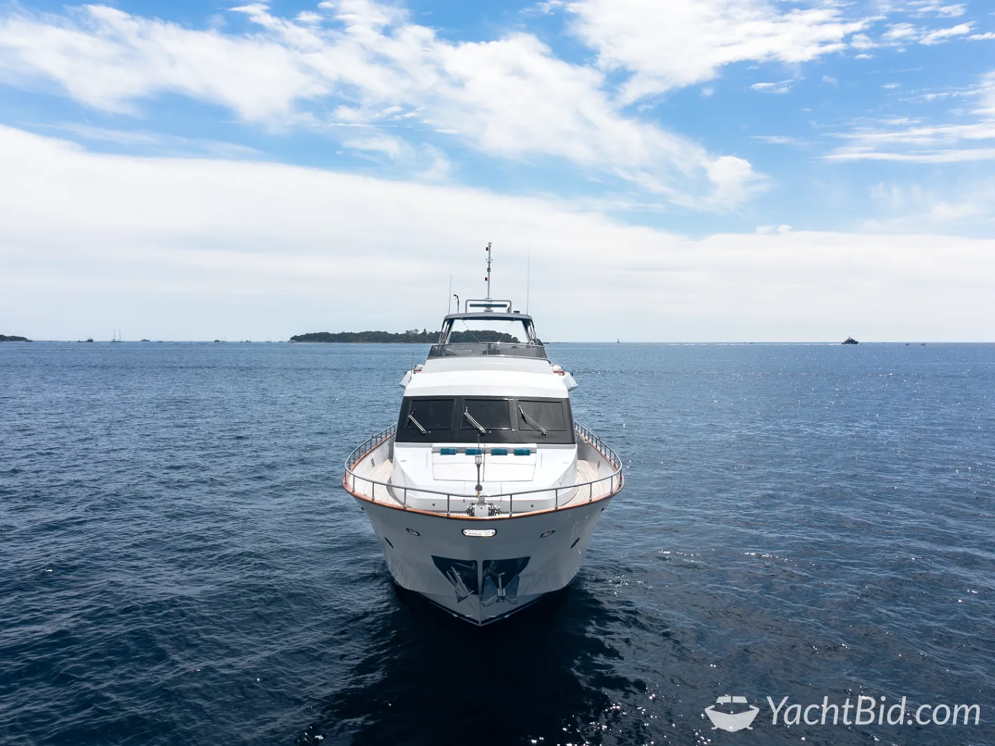 Falcon 82 motorjacht – foto 17 – kavel bij YachtBid, IGY Vieux-Port de Cannes