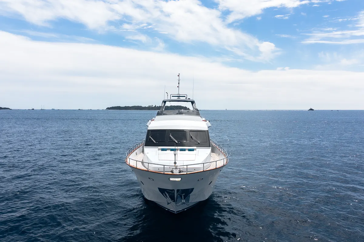 Falcon 82 13