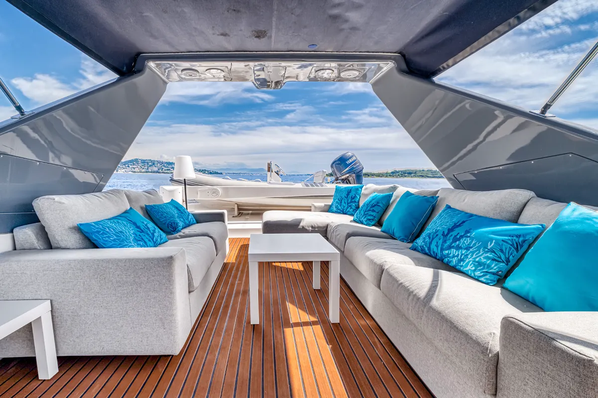 Falcon 82 20
