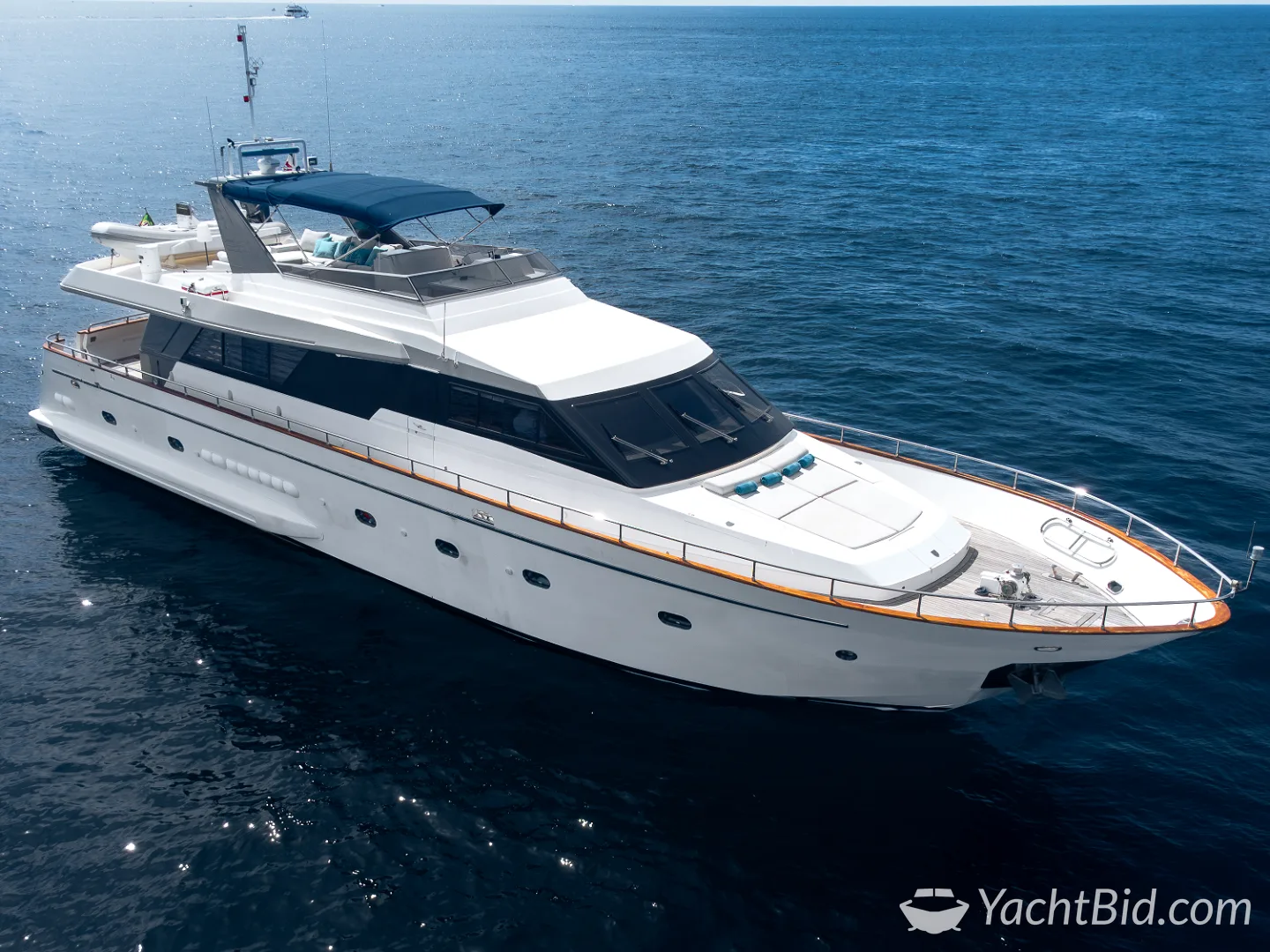Falcon 82 motorjacht – foto 8 – kavel bij YachtBid, IGY Vieux-Port de Cannes
