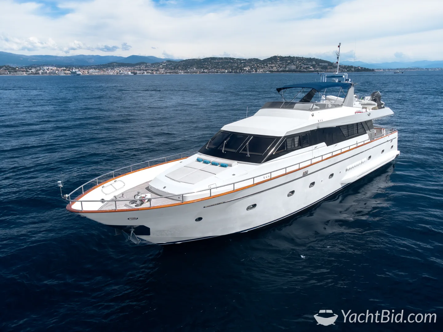 Falcon 82 motorjacht – foto 11 – kavel bij YachtBid, IGY Vieux-Port de Cannes