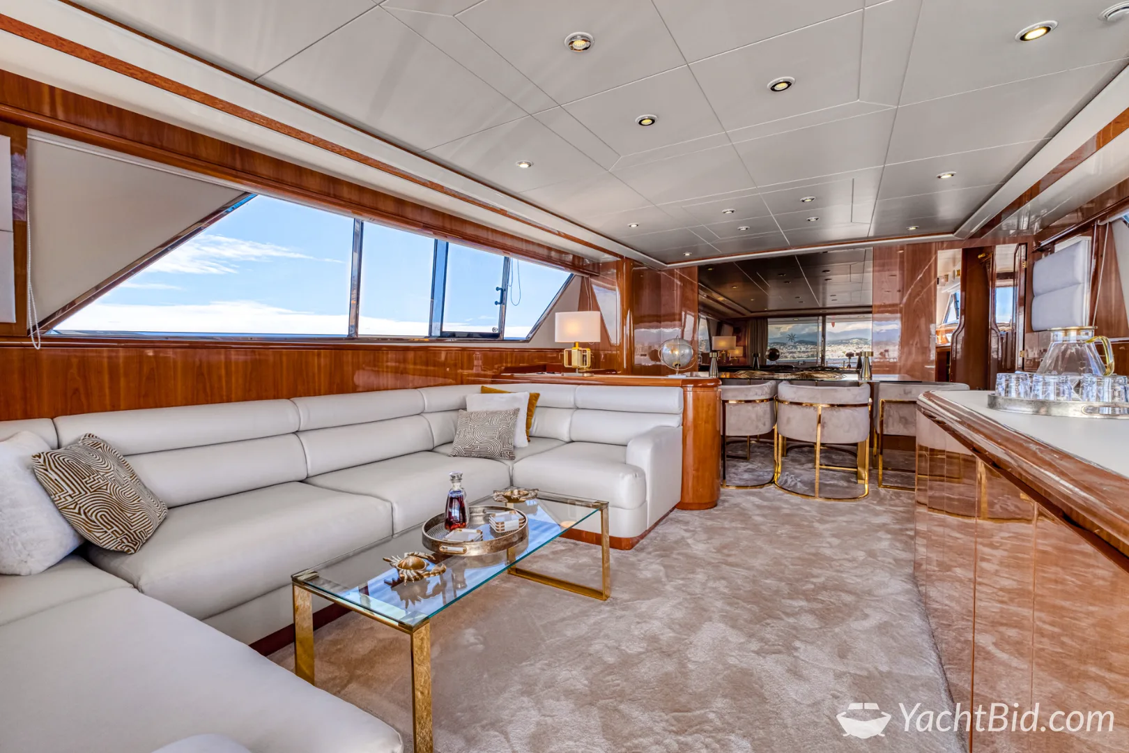 Falcon 82 motorjacht – foto 2 – kavel bij YachtBid, IGY Vieux-Port de Cannes