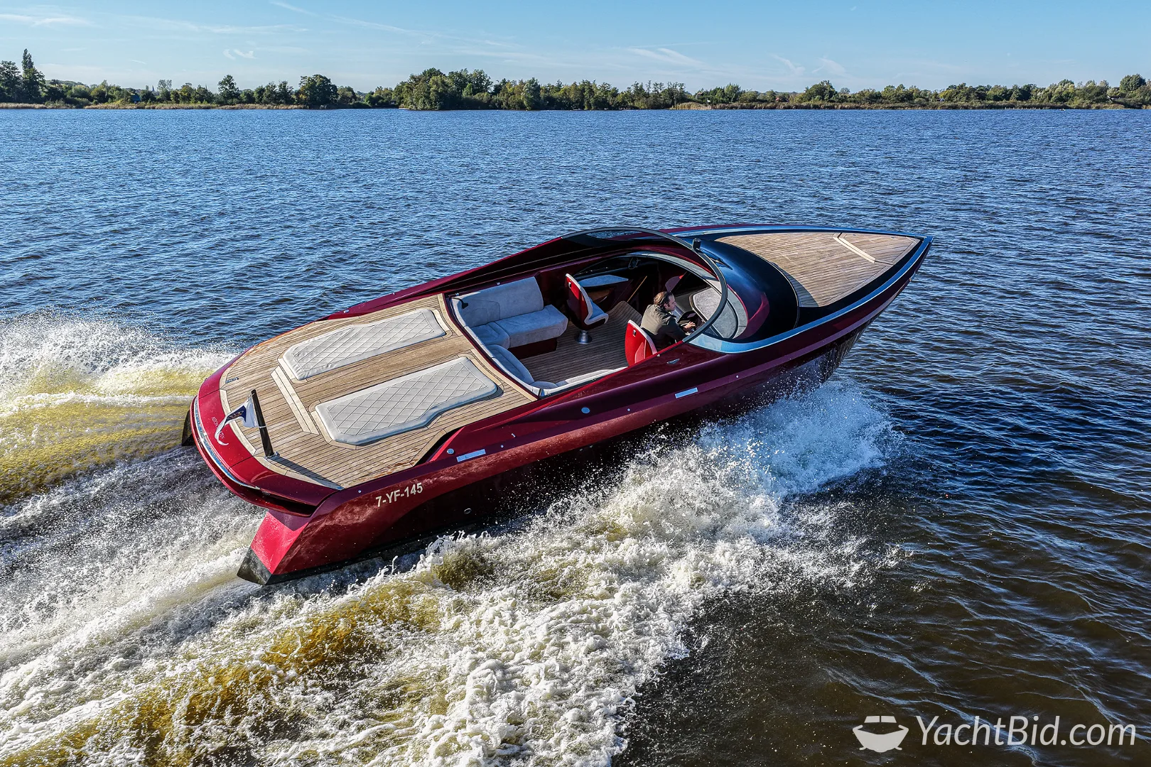 Aston Martin AM37 motorjacht – foto 4 – kavel bij YachtBid, Loosdrecht