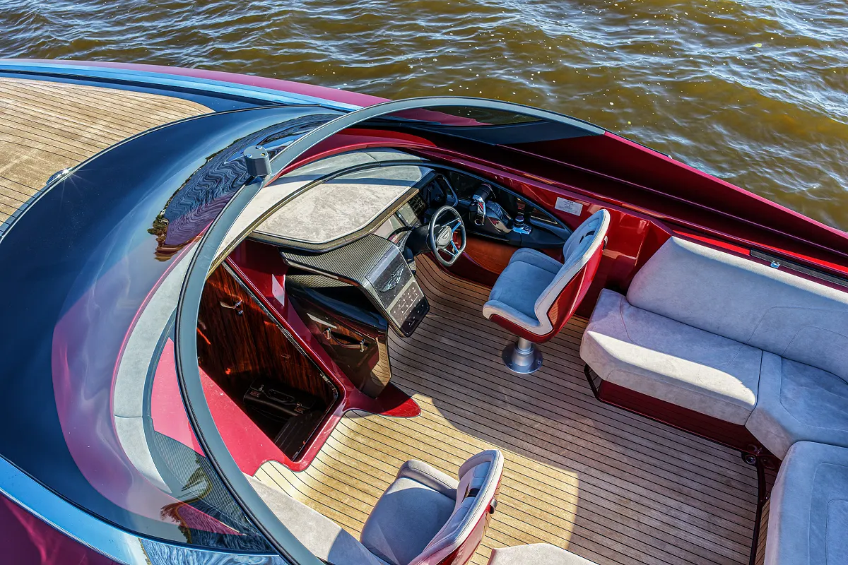Aston Martin AM37 10