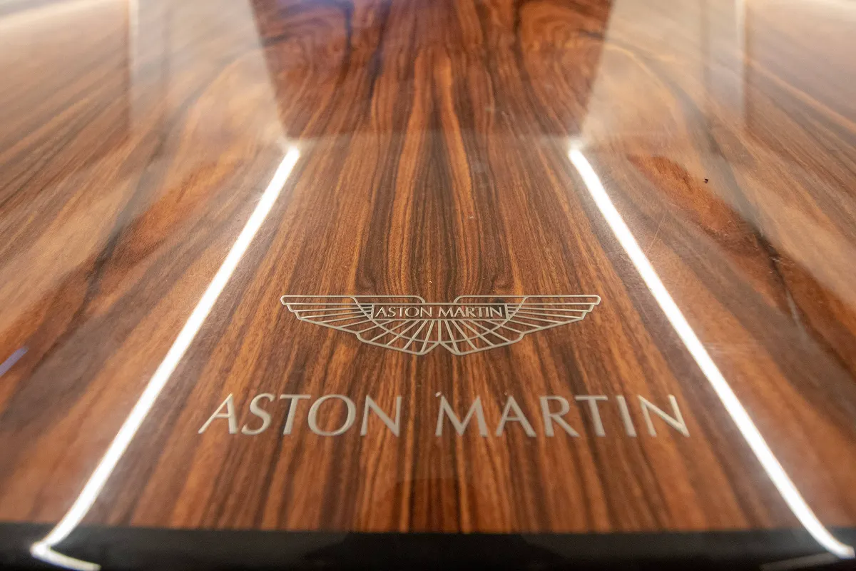 Aston Martin AM37 86