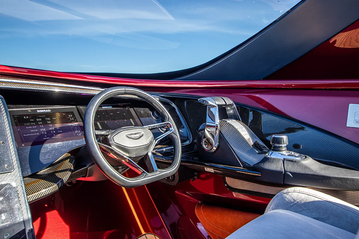 Aston Martin AM37 55