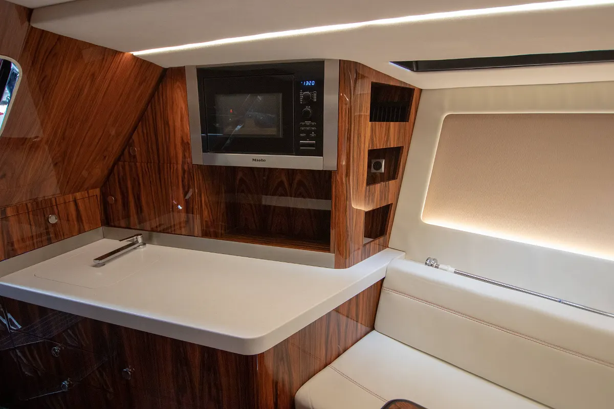 Aston Martin AM37 84