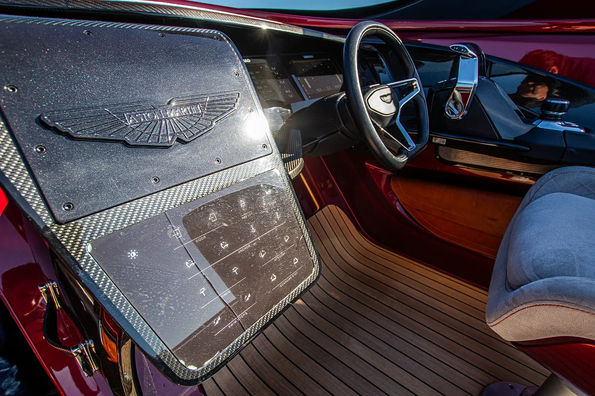 Aston Martin AM37 61