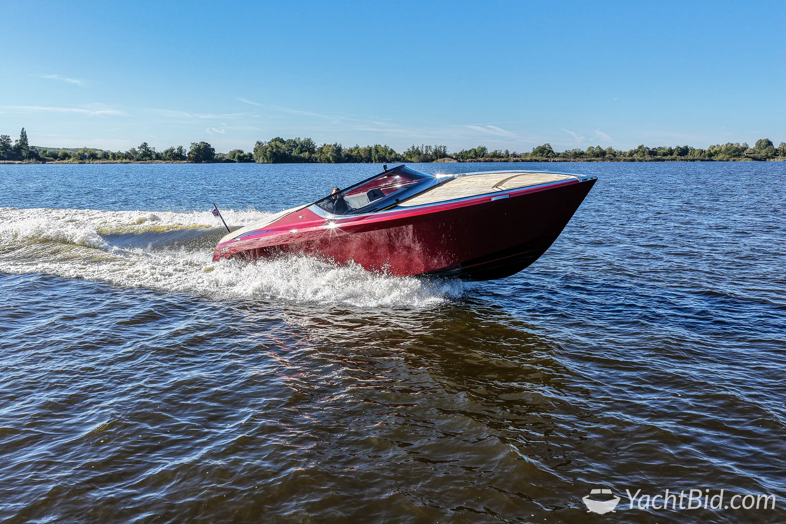 Aston Martin AM37 motorjacht – foto 2 – kavel bij YachtBid, Loosdrecht