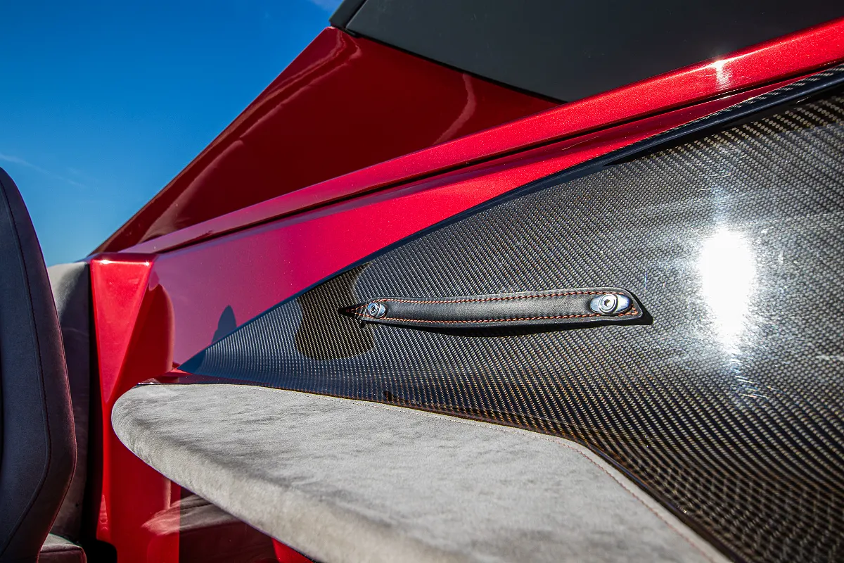 Aston Martin AM37 60