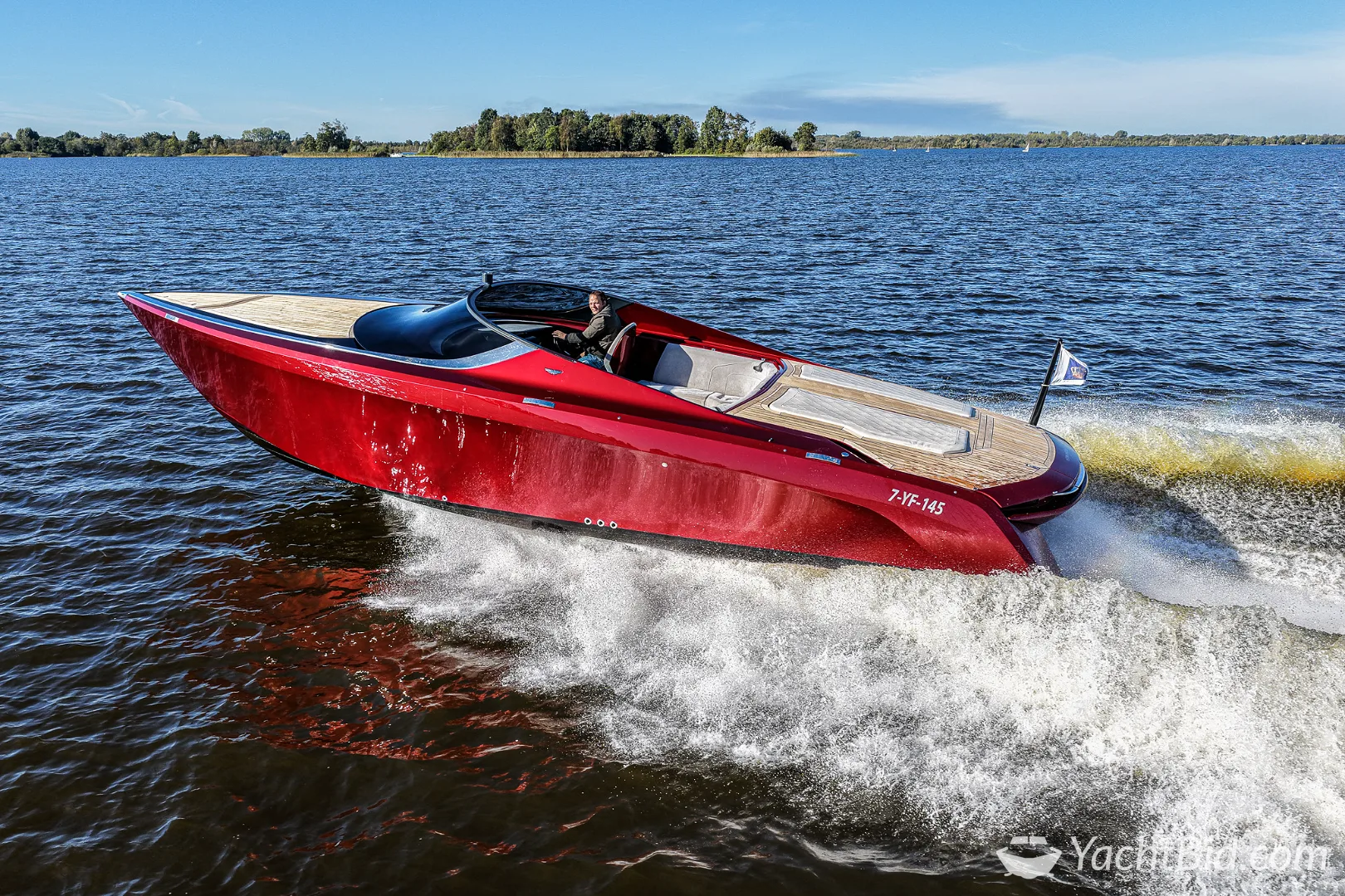 Aston Martin AM37 motorjacht – foto 9 – kavel bij YachtBid, Loosdrecht