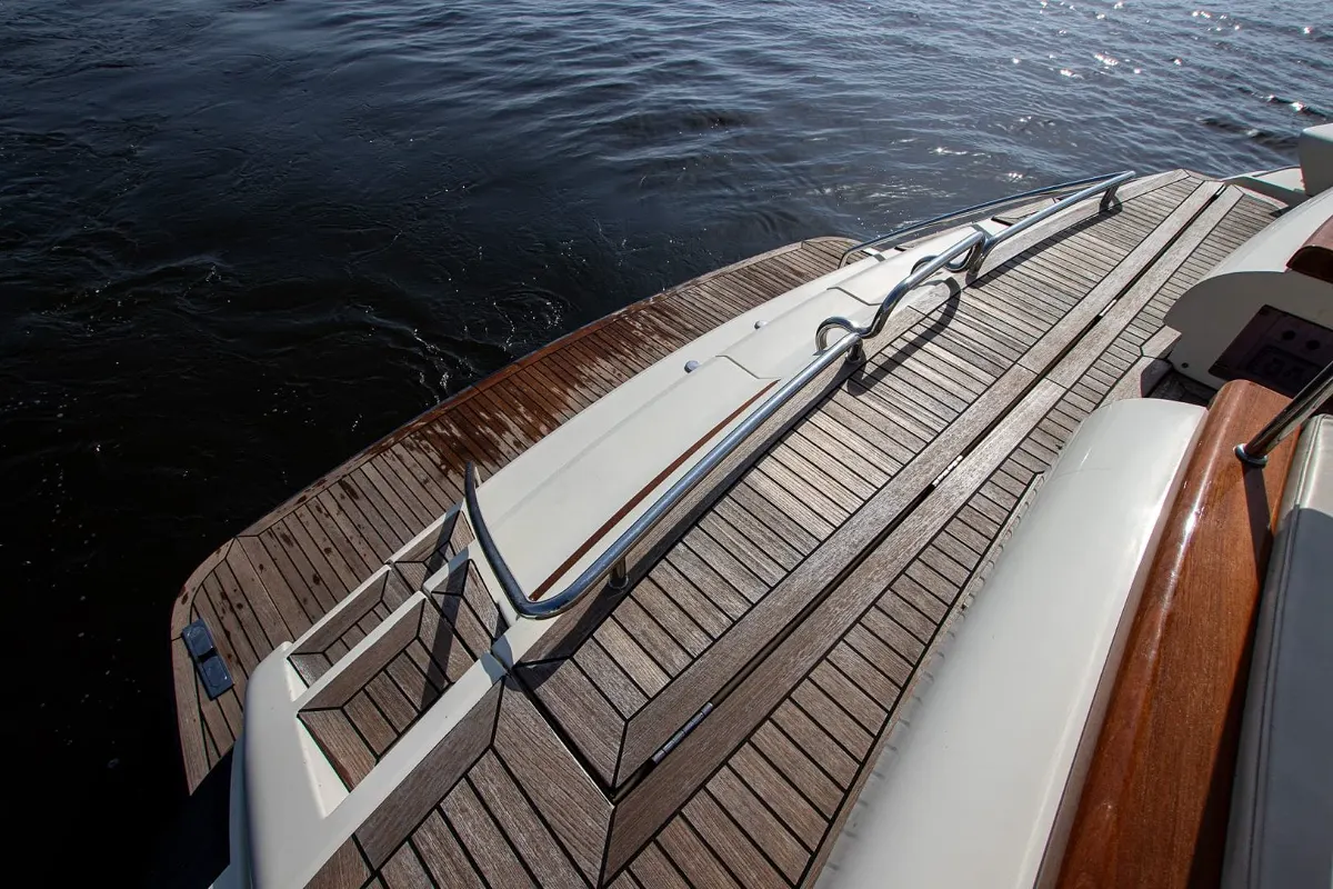 Riva 59 Mercurius Super 105