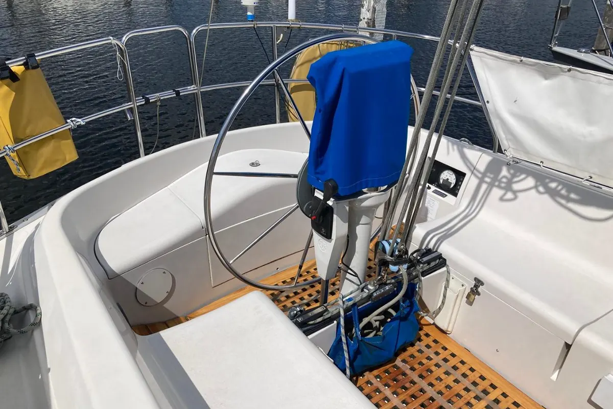 CS Yachts 36 Merlin 9