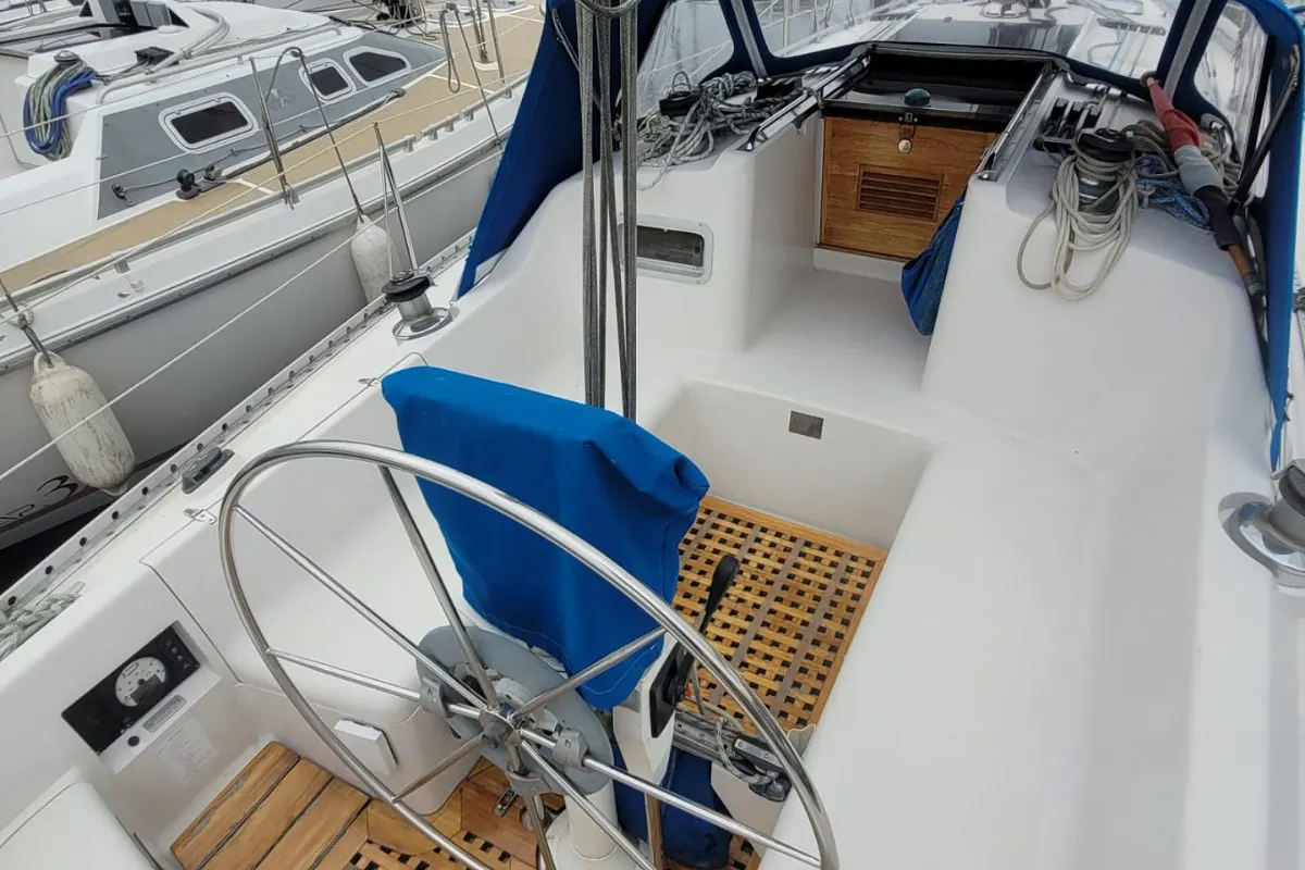 CS Yachts 36 Merlin 10