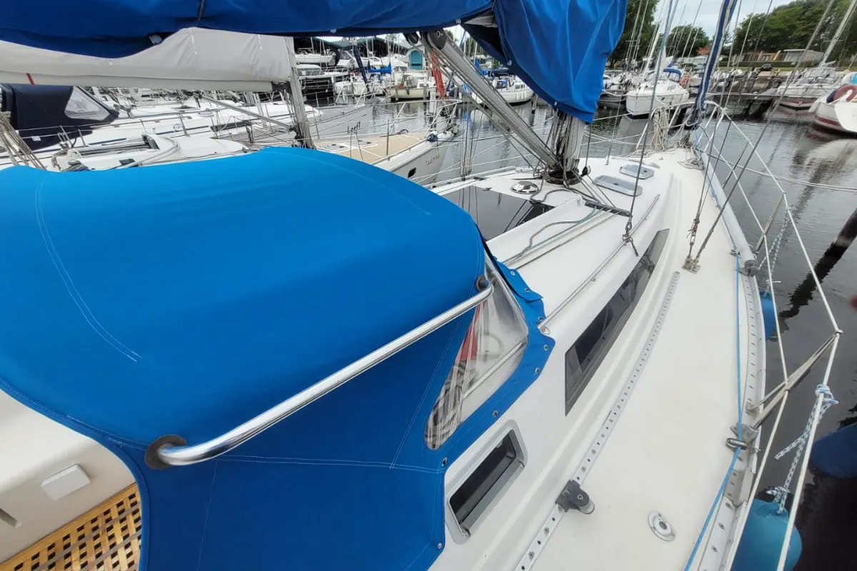 CS Yachts 36 Merlin 24