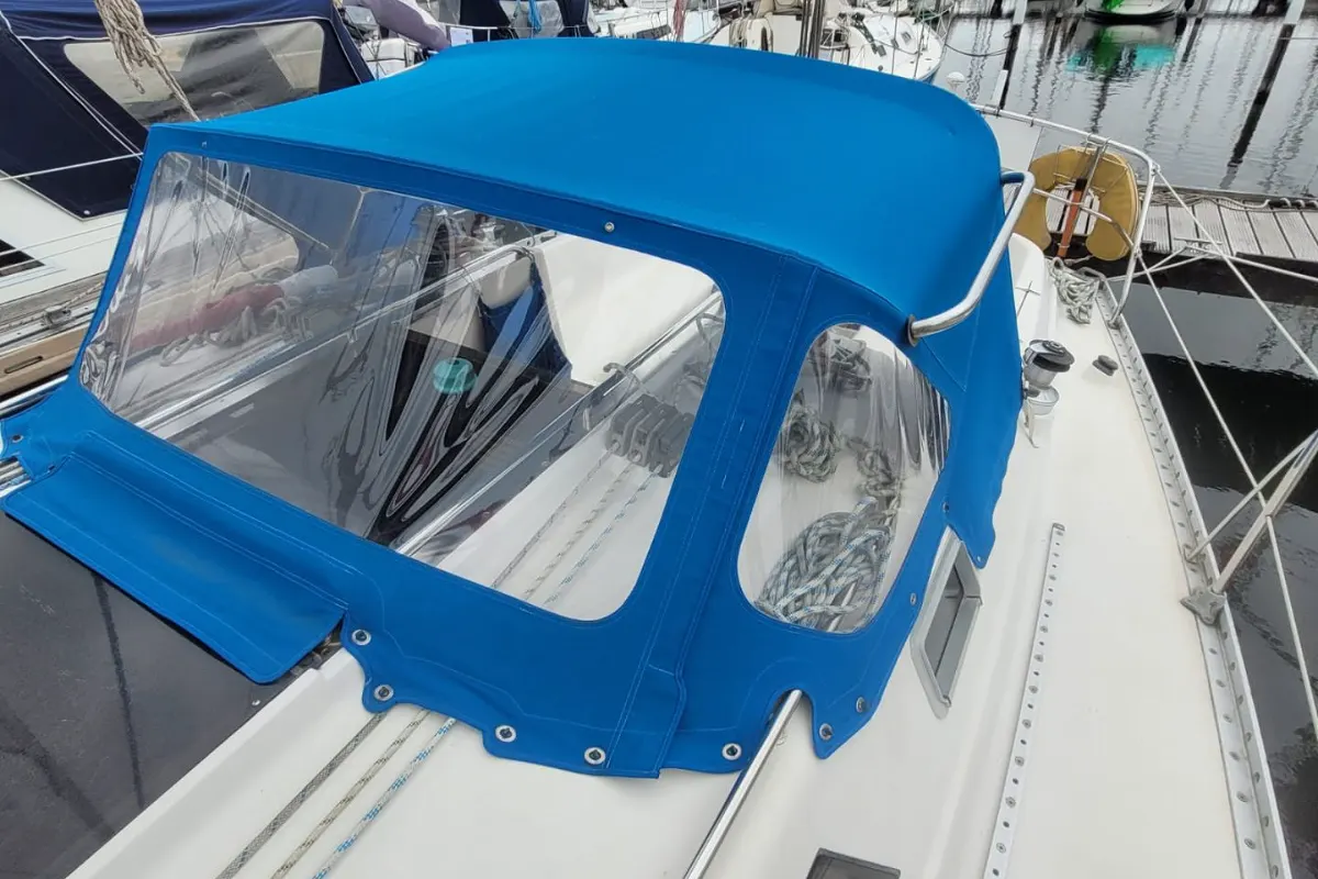 CS Yachts 36 Merlin 25