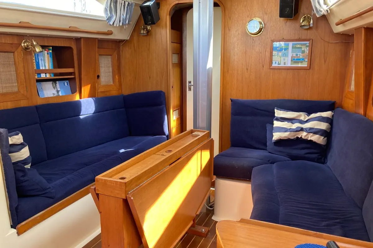 CS Yachts 36 Merlin 27