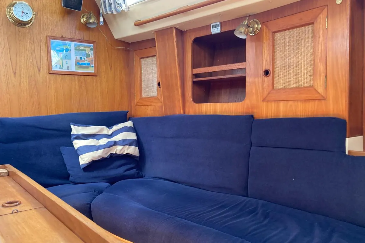 CS Yachts 36 Merlin 30