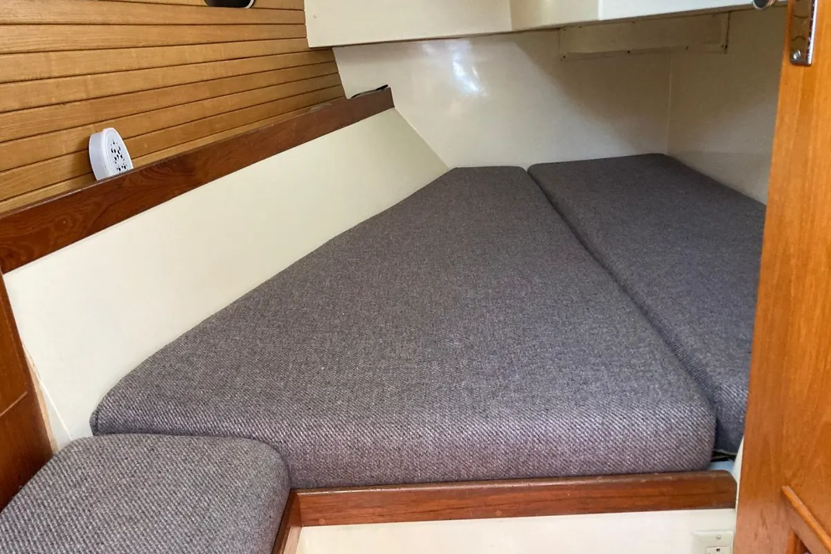 CS Yachts 36 Merlin 37